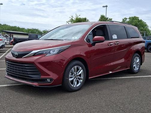 Ruby Flare Pearl 2026 Toyota Sienna XLE