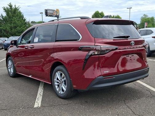Ruby Flare Pearl 2026 Toyota Sienna XLE