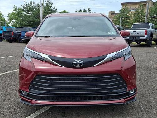 Ruby Flare Pearl 2026 Toyota Sienna XLE
