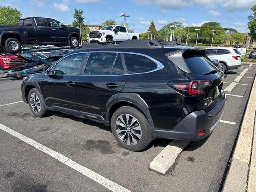 Crystal Black Silica 2023 Subaru Outback Limited