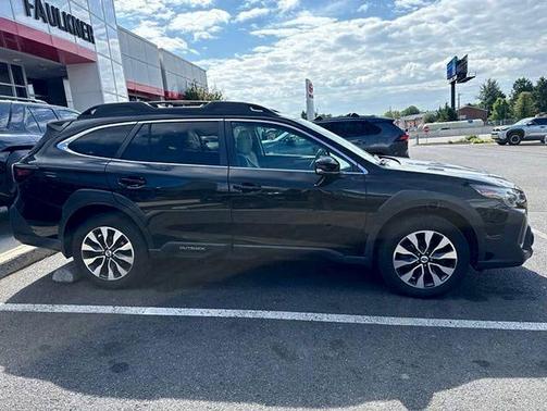 Crystal Black Silica 2023 Subaru Outback Limited