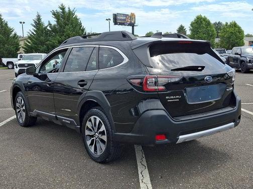 Crystal Black Silica 2023 Subaru Outback Limited