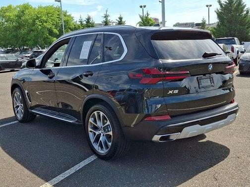 Carbon Black Metallic 2024 BMW X5 xDrive40i