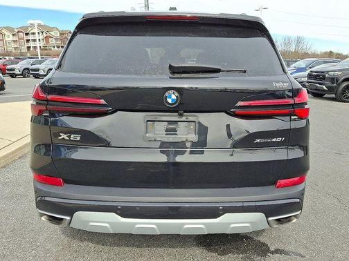 Black Sapphire Metallic 2024 BMW X5 xDrive40i