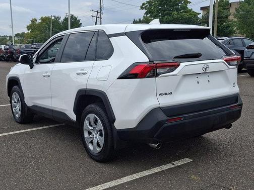 Ice 2024 Toyota RAV4 LE