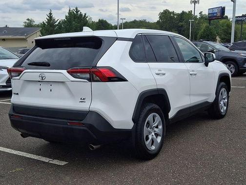 Ice 2024 Toyota RAV4 LE