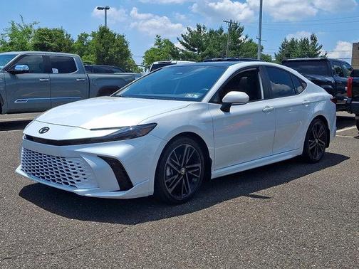 Wind Chill Pearl 2025 Toyota Camry XSE