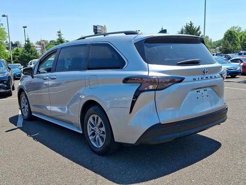 Celestial Silver Metallic 2023 Toyota Sienna XLE
