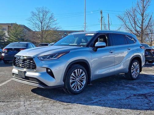 2024 Toyota Highlander Platinum