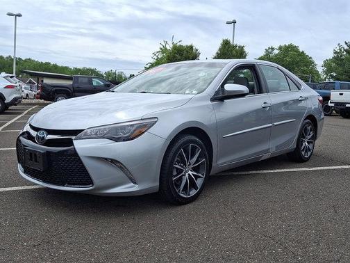 Celestial Silver Metallic 2017 Toyota Camry XSE
