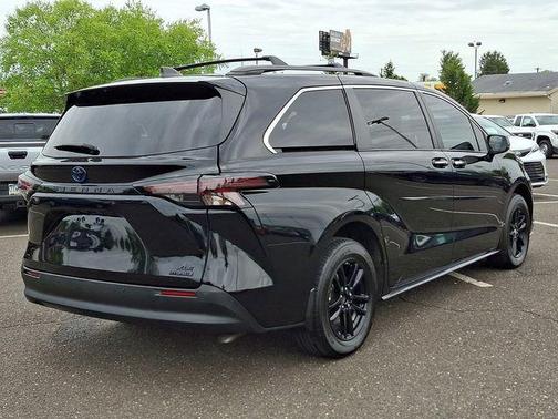 Midnight Black Metallic 2023 Toyota Sienna Woodland Edition