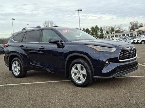 2024 Toyota Highlander LE
