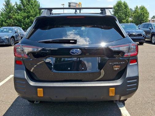 Crystal Black Silica 2024 Subaru Outback Wilderness