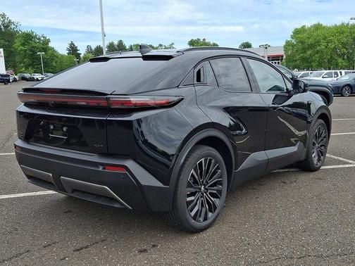 Midnight Black Metallic 2026 Toyota C-HR XSE