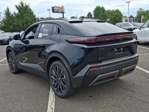 Midnight Black Metallic 2026 Toyota C-HR XSE