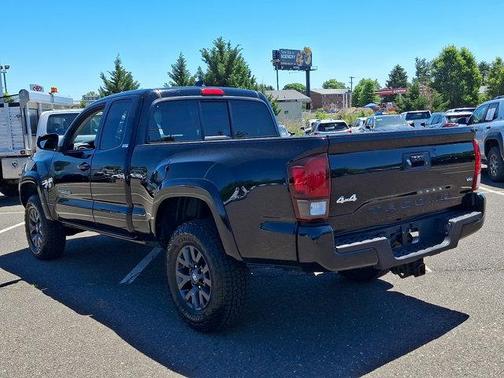 Midnight Black Metallic 2022 Toyota Tacoma SR5