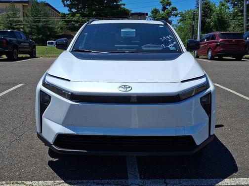 Wind Chill Pearl 2026 Toyota bZ XLE Plus FWD