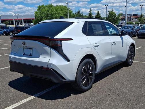 Wind Chill Pearl 2026 Toyota bZ XLE Plus FWD