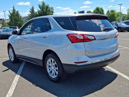 Silver Ice Metallic 2019 Chevrolet Equinox 2LT