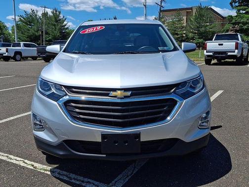 Silver Ice Metallic 2019 Chevrolet Equinox 2LT