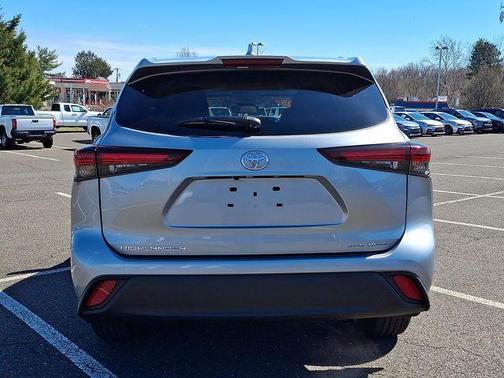 2025 Toyota Highlander XLE