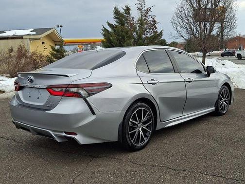2023 Toyota Camry Hybrid SE