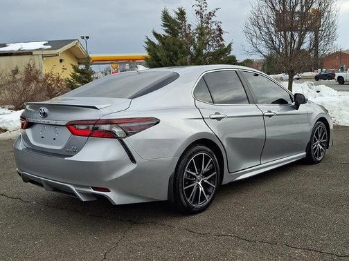2023 Toyota Camry Hybrid SE