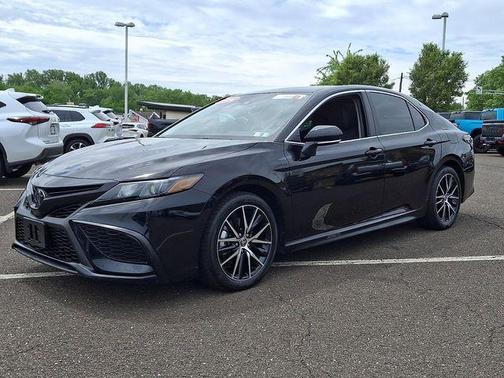 Midnight Black Metallic 2024 Toyota Camry SE