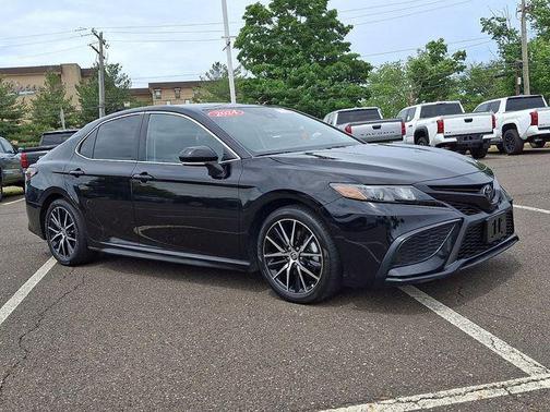 Midnight Black Metallic 2024 Toyota Camry SE