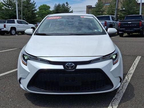 Blizzard Pearl 2021 Toyota Corolla LE