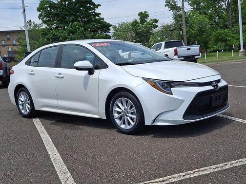 Blizzard Pearl 2021 Toyota Corolla LE