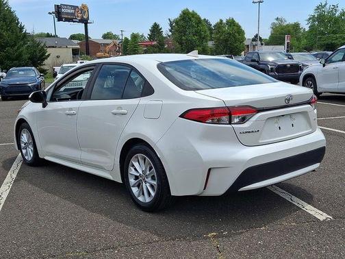 Blizzard Pearl 2021 Toyota Corolla LE