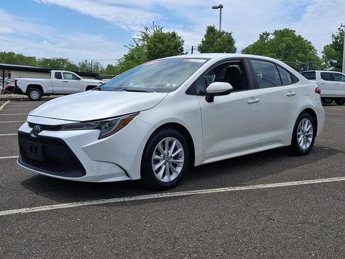 Blizzard Pearl 2021 Toyota Corolla LE