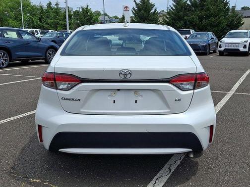 Blizzard Pearl 2021 Toyota Corolla LE