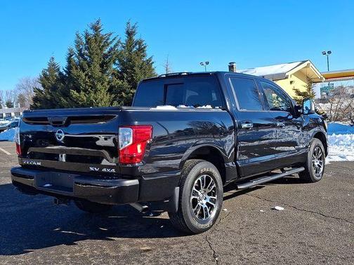 2021 Nissan Titan SV