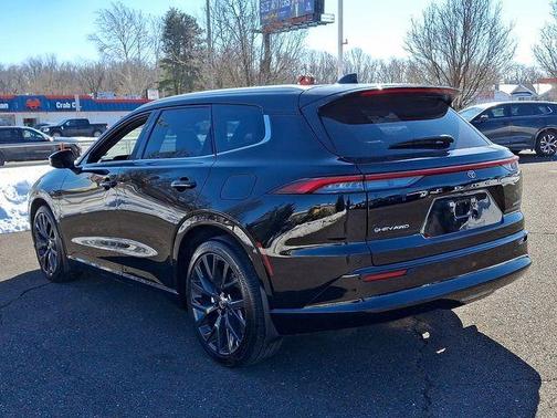 2025 Toyota Crown Signia LIMITED