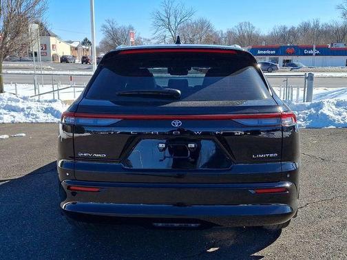 2025 Toyota Crown Signia LIMITED