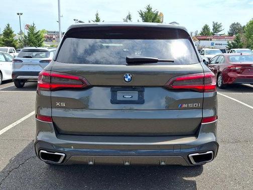 Manhattan Green Metallic 2023 BMW X5 M50i