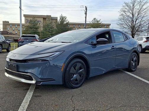 Gray 2025 Toyota Prius Plug-In Hybrid SE