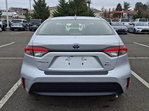 2025 Toyota Corolla Hybrid LE