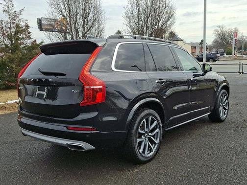 2019 Volvo XC90 T6 Momentum