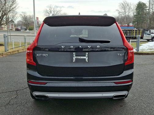 2019 Volvo XC90 T6 Momentum