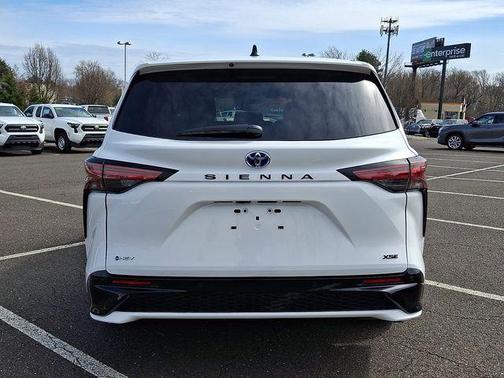 2025 Toyota Sienna XSE 7 Passenger