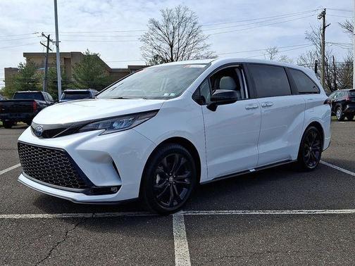 2025 Toyota Sienna XSE 7 Passenger