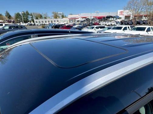 Midnight Black Metallic 2025 Toyota Highlander XLE