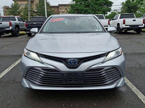 Celestial Silver Metallic 2019 Toyota Camry Hybrid XLE