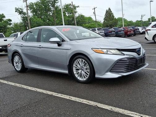 Celestial Silver Metallic 2019 Toyota Camry Hybrid XLE