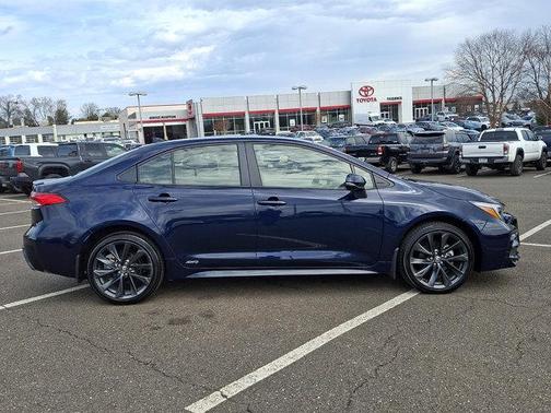 2025 Toyota Corolla Hybrid SE