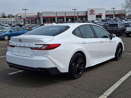 Ice 2025 Toyota Camry SE