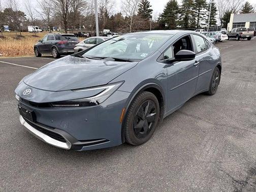 2025 Toyota Prius Plug-In Hybrid SE